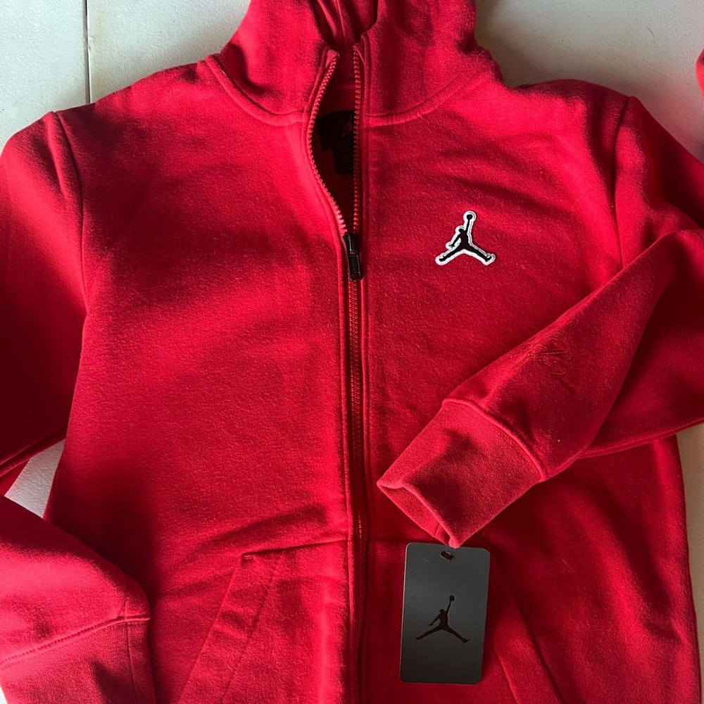 JORDAN • NWT Boys’ full-zip hooded sweatshirt